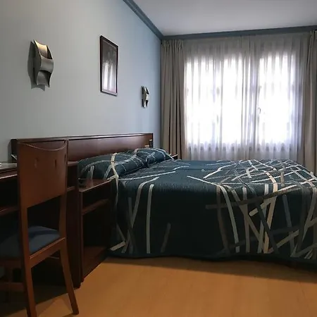 Hotel Gijon فندق 3*