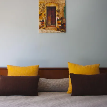 Hotel Gijon فندق 3*