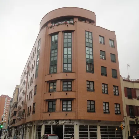 فندق Hotel Gijon 3*