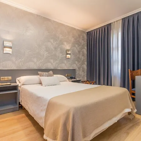 Hotel Gijon خيخون