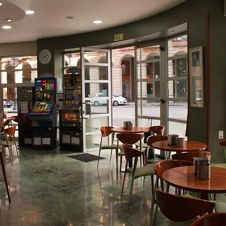 Hotel Gijon خيخون