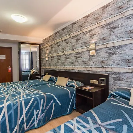 Hotel Gijon فندق 3*