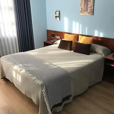 Hotel Gijon 호텔
