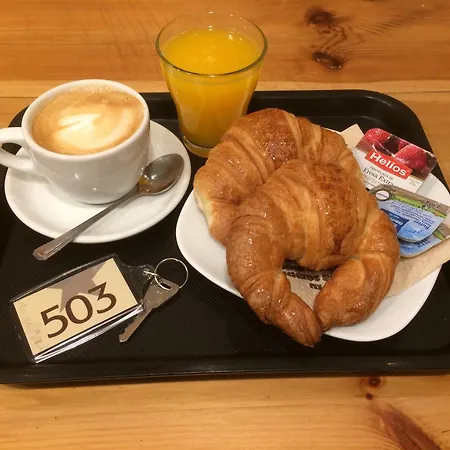 فندق Hotel Gijon خيخون