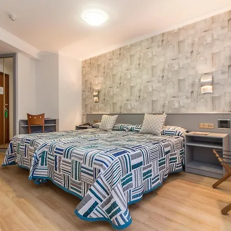 فندق Hotel Gijon 3*