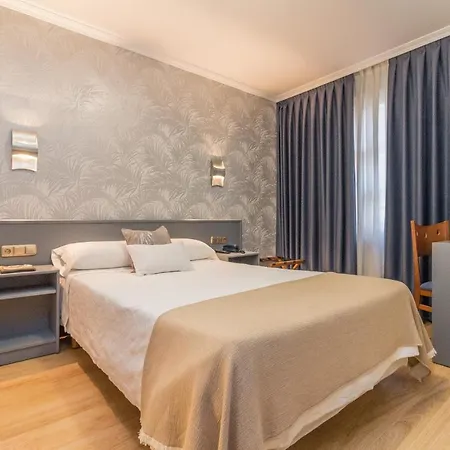 Hotel Gijon 호텔 기욘