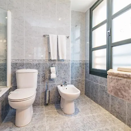 Hotel Gijon 호텔