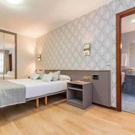 Hotel Gijon 호텔 기욘