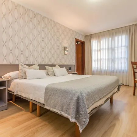 ホテル Hotel Gijon
