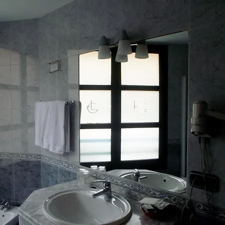 ホテル Hotel Gijon