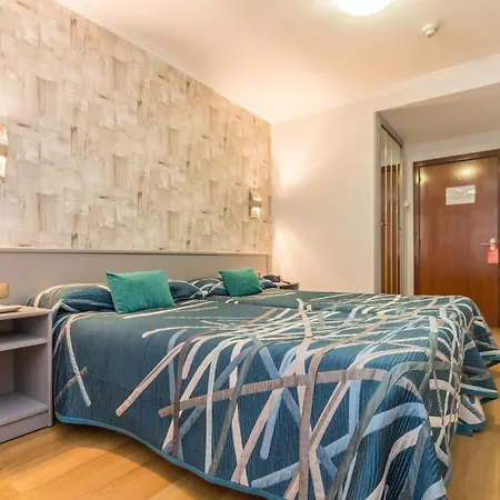 ホテル Hotel Gijon 3*